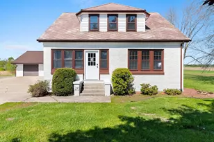2110 N 8th St, Manitowoc, WI 54220 - Photo 1