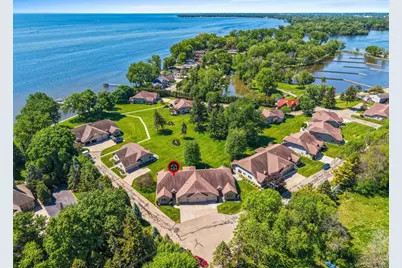 945 Brighton Drive, Menasha, WI 54952 - Photo 9