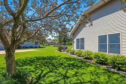 945 Brighton Drive, Menasha, WI 54952 - Photo 3