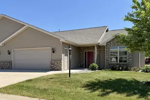1362 Candlelight Ln, Fond du Lac, WI 54935 - Photo 3
