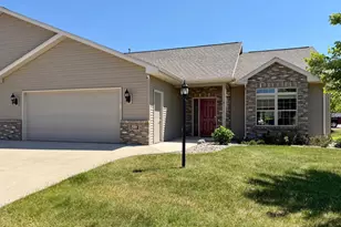 1362 Candlelight Ln, Fond du Lac, WI 54935 - Photo 1