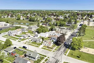 1954 S 9th St, Manitowoc, WI 54220 - Photo 33