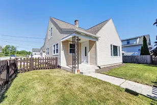 1954 S 9th St, Manitowoc, WI 54220 - Photo 1