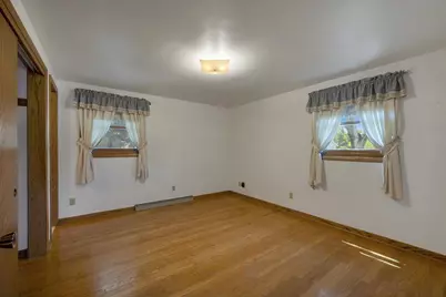2657 Pioneer Drive, Green Bay, WI 54313 - Photo 13