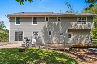 354 Longwood Ln, Wrightstown, WI 54180 - Photo 5