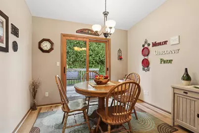 4537 Oaktree Court, Manitowoc, WI 54220 - Photo 5