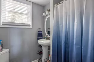 2432 Hickory Ln, Oshkosh, WI 54901 - Photo 17