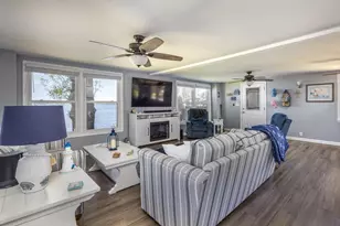 2432 Hickory Ln, Oshkosh, WI 54901 - Photo 5