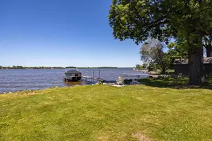 2432 Hickory Ln, Oshkosh, WI 54901 - Photo 31