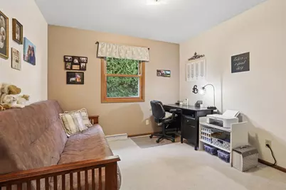 4537 Oaktree Court, Manitowoc, WI 54220 - Photo 7