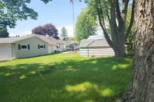 1020 S Smalley St, Shawano, WI 54166 - Photo 3
