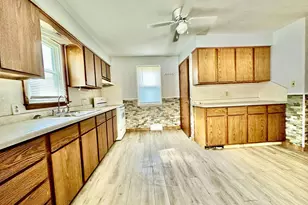1020 S Smalley St, Shawano, WI 54166 - Photo 11