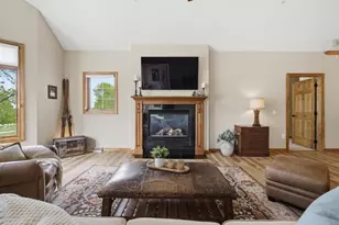 286 E Harbor View Dr, Fond du Lac, WI 54935 - Photo 9