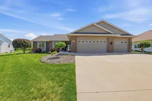 1229 Winchester Ave, Fond du Lac, WI 54935 - Photo 33