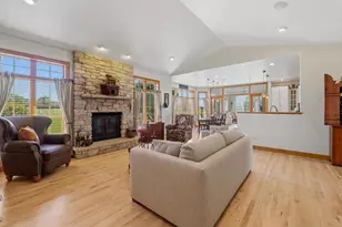 1229 Winchester Ave, Fond du Lac, WI 54935 - Photo 5