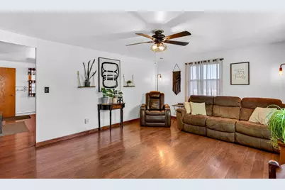 1438 W Kimberly Avenue, Kimberly, WI 54136 - Photo 3