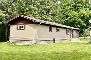 4631 Melody Ln, Oshkosh, WI 54904 - Photo 9