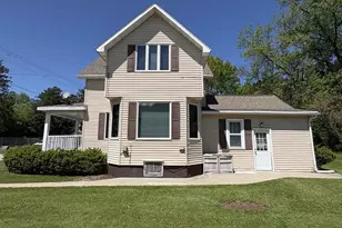 160 Washburn Ave, Oconto, WI 54153 - Photo 3