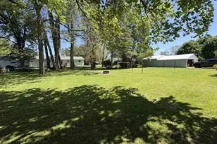 160 Washburn Ave, Oconto, WI 54153 - Photo 9