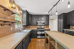2752 Woodland Hills Ct, Green Bay, WI 54311 - Photo 7