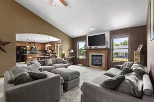 W7133 Englewood Dr, Greenville, WI 54942 - Photo 5