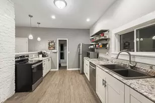 1319 8th St, Marinette, WI 54143 - Photo 9