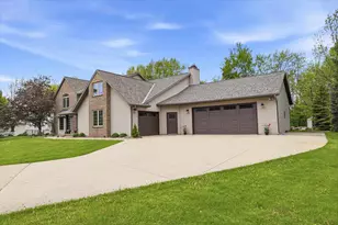 3296 Pioneer Dr, Green Bay, WI 54313 - Photo 3