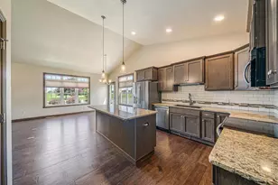 3758 N Wayside Ln, Appleton, WI 54913 - Photo 3