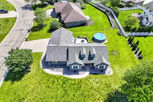 1795 Gateway Meadows Ln, Neenah, WI 54956 - Photo 49