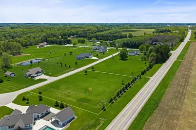 3610 Sawmill Court, Green Bay, WI 54313 - Photo 9