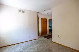 1752 Hunters Glen Dr, Oshkosh, WI 54904 - Photo 23