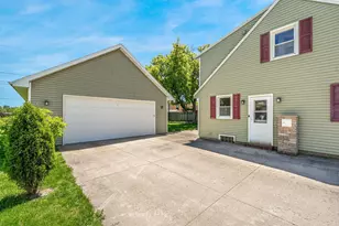 1932 Maplecrest Dr, Appleton, WI 54915 - Photo 33