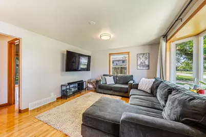 1932 Maplecrest Drive, Appleton, WI 54915 - Photo 5