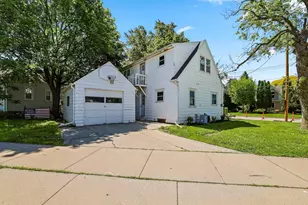 1120 N Badger Ave, Appleton, WI 54914 - Photo 5