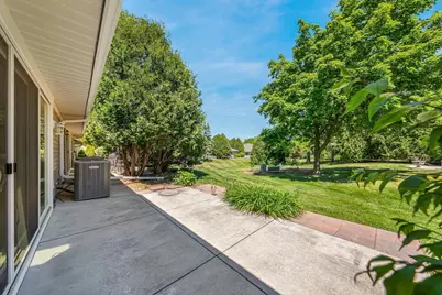 11014 Mequon Square Drive, Mequon, WI 53092 - Photo 35