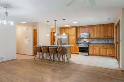 11014 Mequon Square Drive, Mequon, WI 53092 - Photo 9