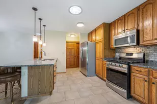 11014 Mequon Square Dr, Mequon, WI 53092 - Photo 13