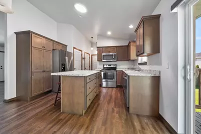 1306 Hannah Street, Green Bay, WI 54303 - Photo 5