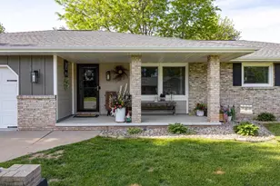 W2593 Colonial Ct, Appleton, WI 54915 - Photo 3