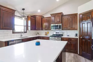 1024 N Summer Breeze Ln, Greenville, WI 54942 - Photo 7