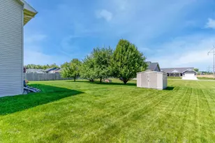 305 Spencer St, Green Bay, WI 54303 - Photo 3
