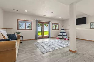 605 Long Beach Dr, Chilton, WI 53014 - Photo 31