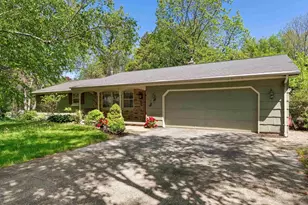 430 W Redwood Pl, Sturgeon Bay, WI 54235 - Photo 3