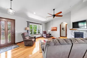 4233 Gaibrielles Gate Dr, Green Bay, WI 54313 - Photo 3