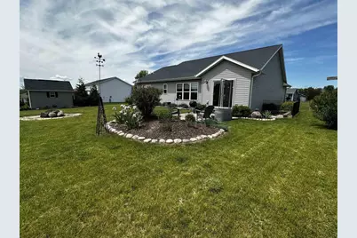 2300 Mayek Drive, Waupaca, WI 54981 - Photo 5