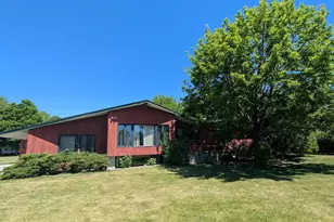 1015 Maricopa Dr, Oshkosh, WI 54904 - Photo 3
