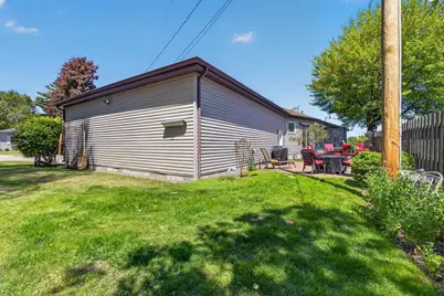 2829 Riverside Avenue, Marinette, WI 54143 - Photo 5