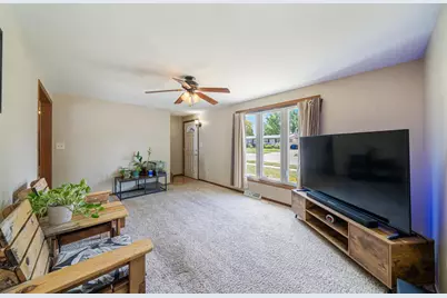 1605 Thornton Drive, Oshkosh, WI 54904 - Photo 5