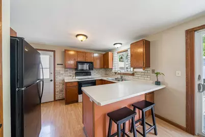 1605 Thornton Drive, Oshkosh, WI 54904 - Photo 7
