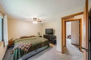 1605 Thornton Dr, Oshkosh, WI 54904 - Photo 17